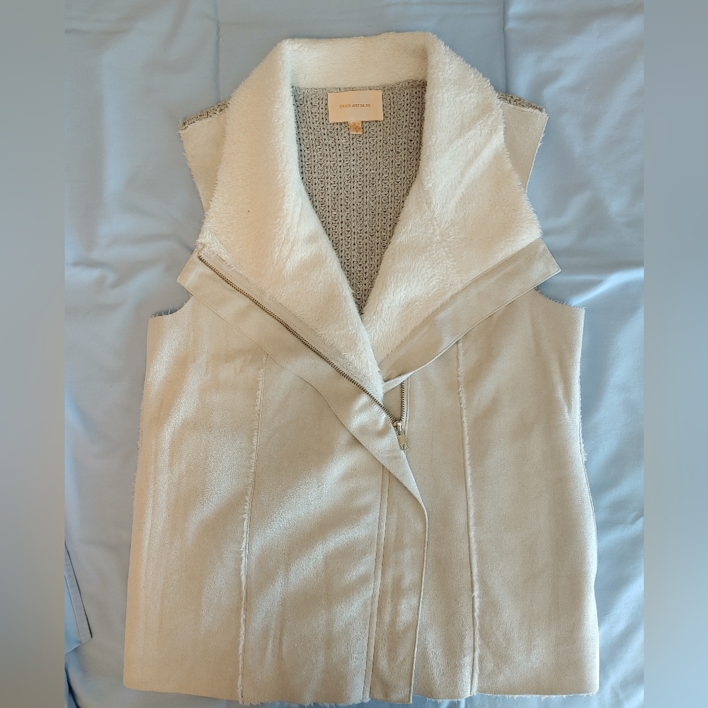 Light Gray Sleeveless Vest with Faux Fur Lining